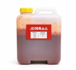 업소용 용기에 담긴 JD FOOD 제육소스